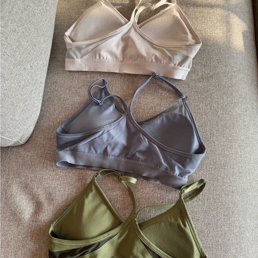 Nike Women's Sports Bra Set - White, Blue, and Olive Green. Size medium - Picture 5 of 8